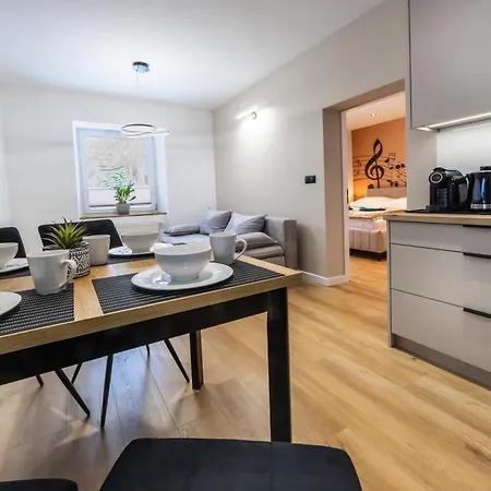 Lunita Moniuszki 4 * Bielsko-Biala